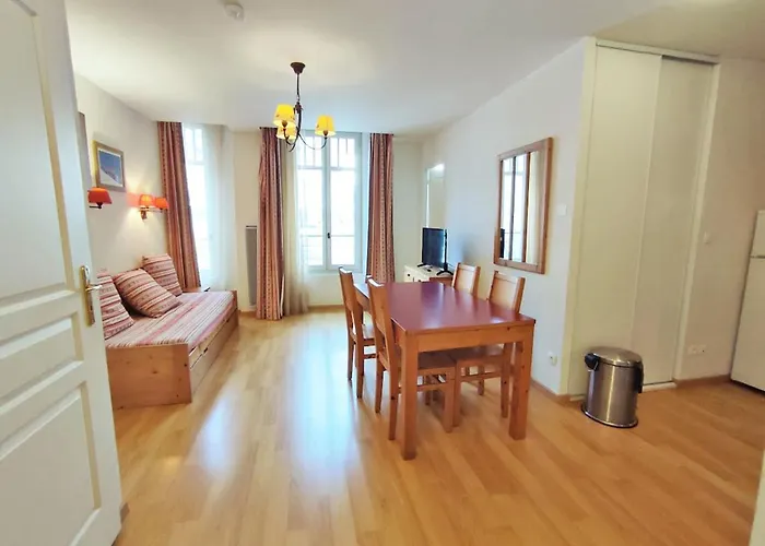 Evasion, T3, Centre Luchon, Wifi, Casier A Skis, Ascenseur, 6 Personnes